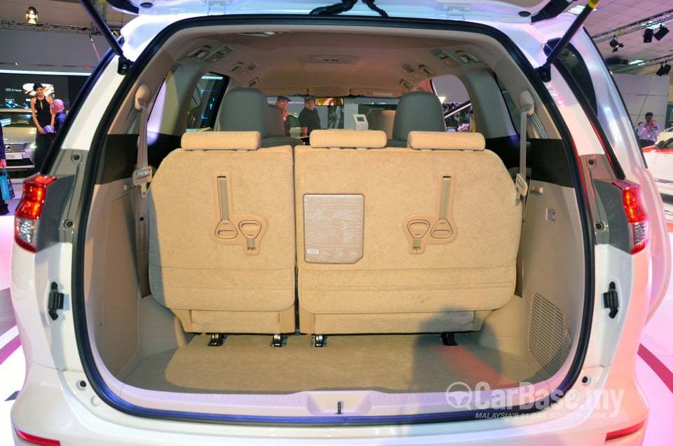 Toyota Previa ACR50 (2013) Interior
