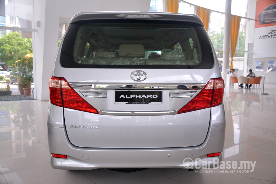 Toyota Alphard AH20 Facelift (2014) Exterior