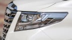 Toyota Alphard Exterior photo