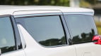 Toyota Alphard Exterior photo