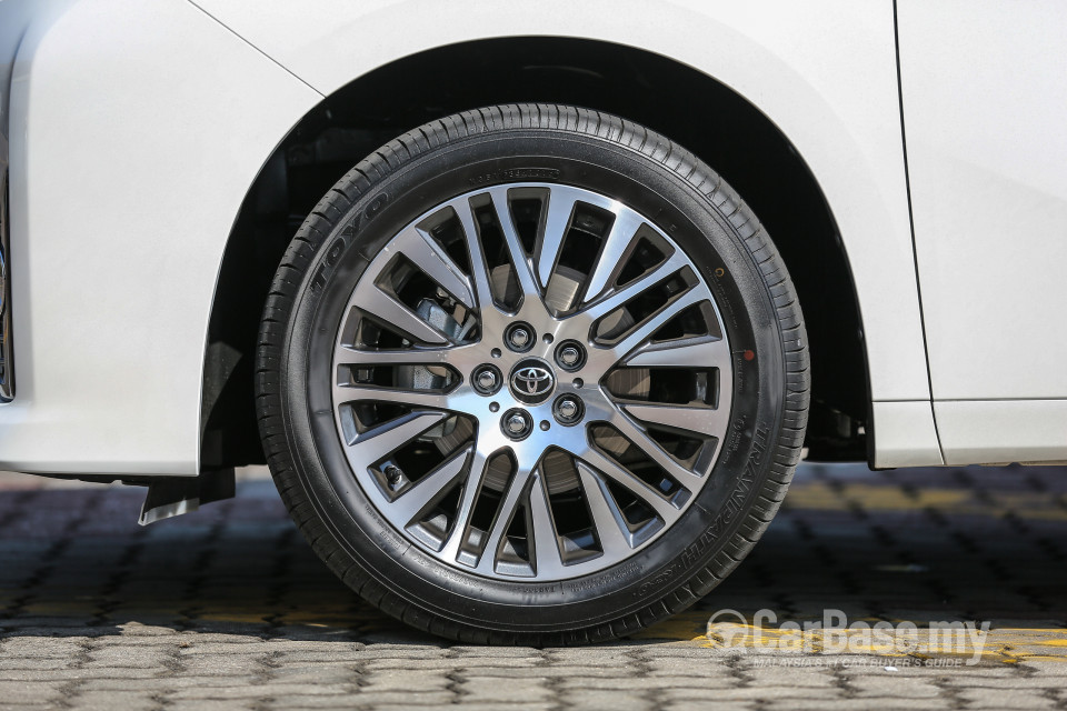 Toyota Alphard AH30 (2016) Exterior