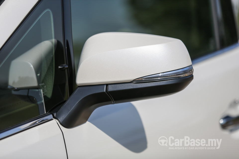 Toyota Alphard AH30 (2016) Exterior
