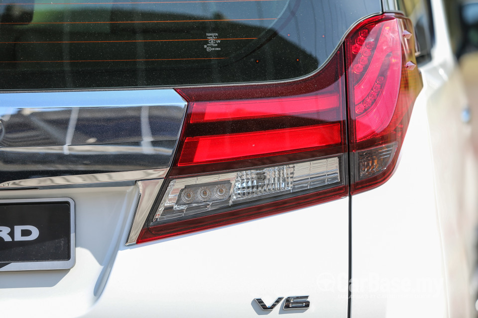 Toyota Alphard AH30 (2016) Exterior
