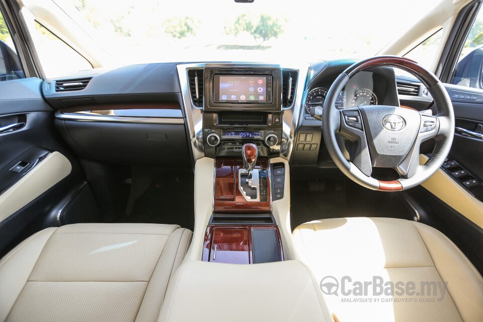 Perodua Aruz D38L (2019) Interior