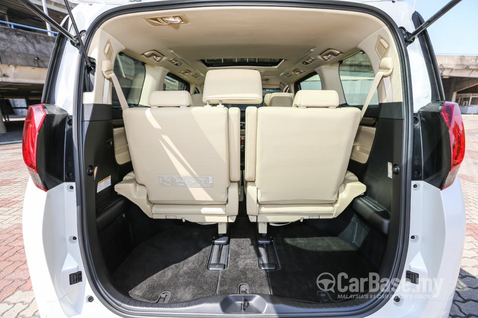 Toyota Alphard AH30 (2016) Interior
