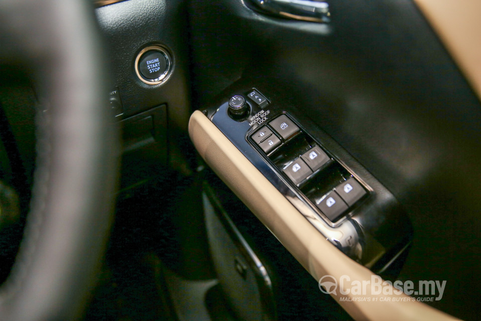 Toyota Alphard AH30 (2016) Interior