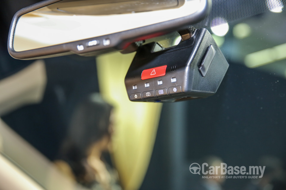 Toyota Alphard AH30 (2016) Interior