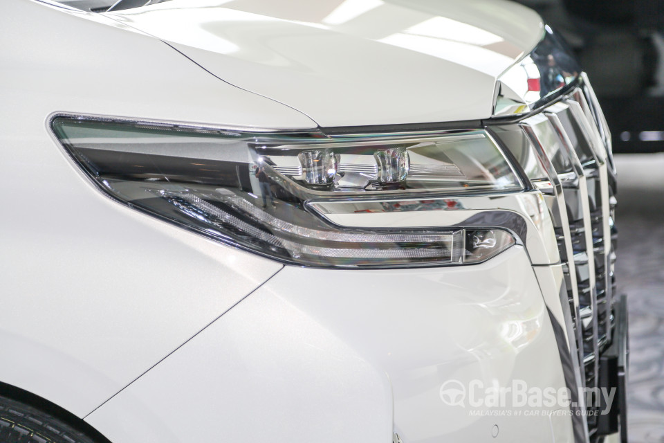 Toyota Alphard AH30 Facelift (2018) Exterior