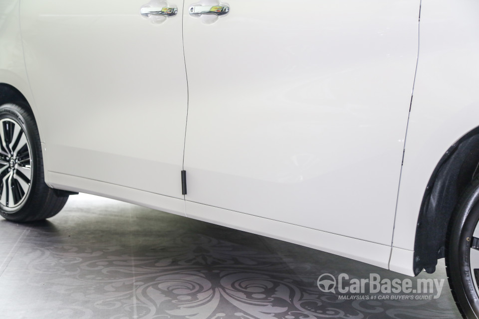 Toyota Alphard AH30 Facelift (2018) Exterior