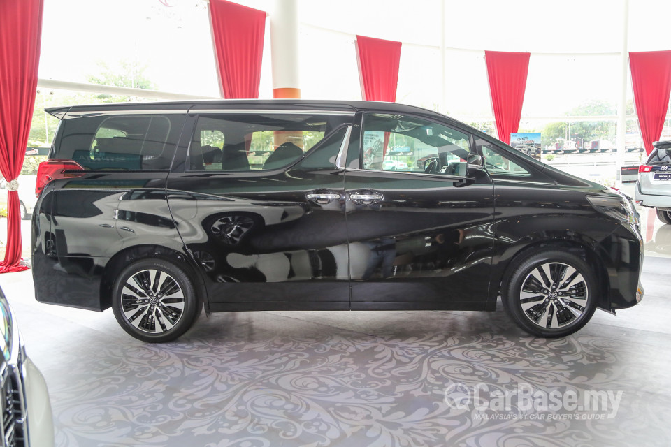 Toyota Alphard AH30 Facelift (2018) Exterior