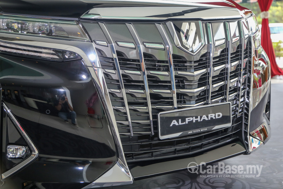 Toyota Alphard AH30 Facelift (2018) Exterior