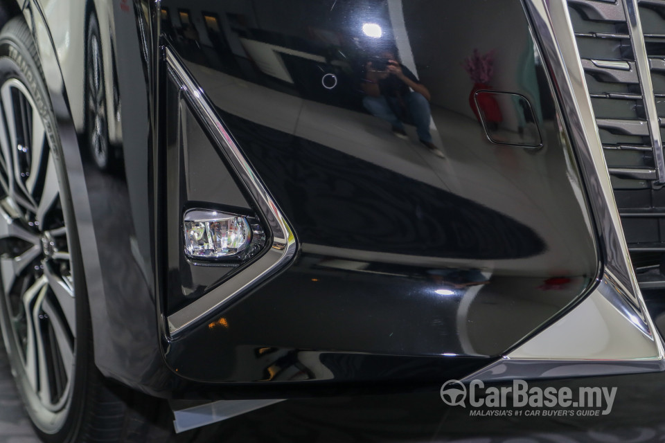 Toyota Alphard AH30 Facelift (2018) Exterior