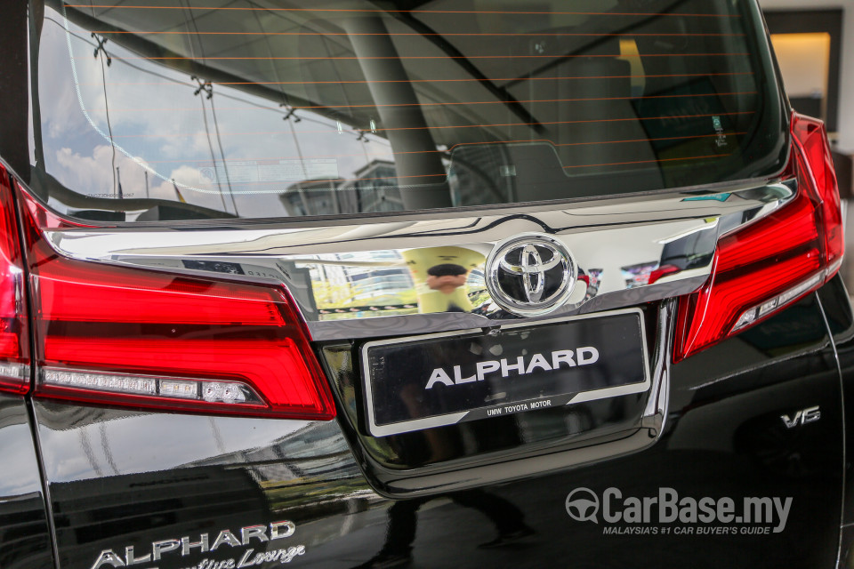 Toyota Alphard AH30 Facelift (2018) Exterior