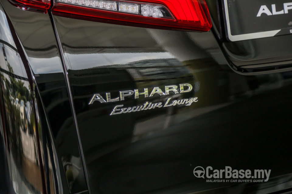 Toyota Alphard AH30 Facelift (2018) Exterior