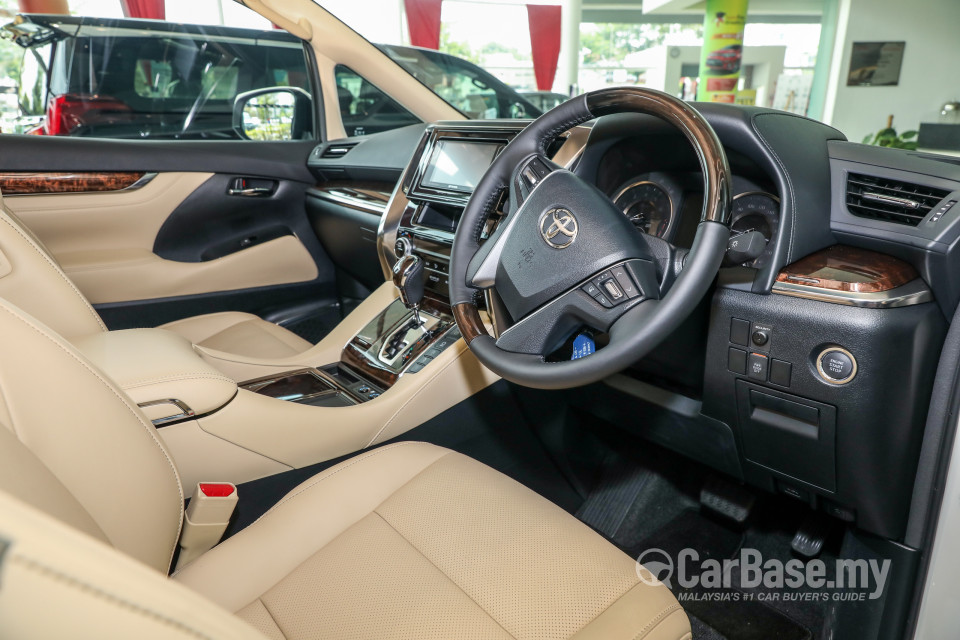 Toyota Alphard AH30 Facelift (2018) Interior
