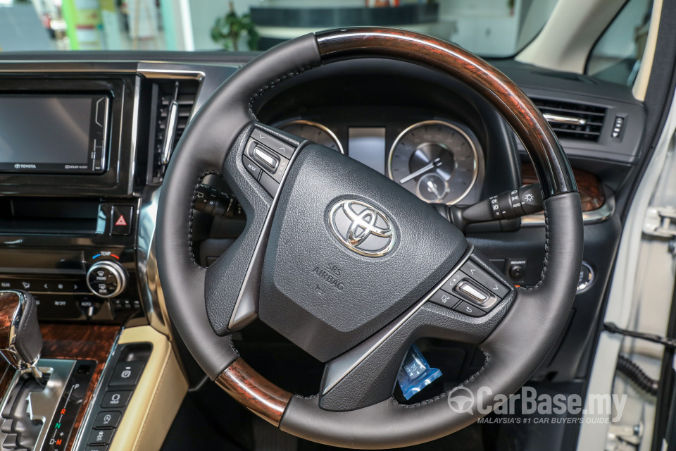 Toyota Alphard AH30 Facelift (2018) Interior