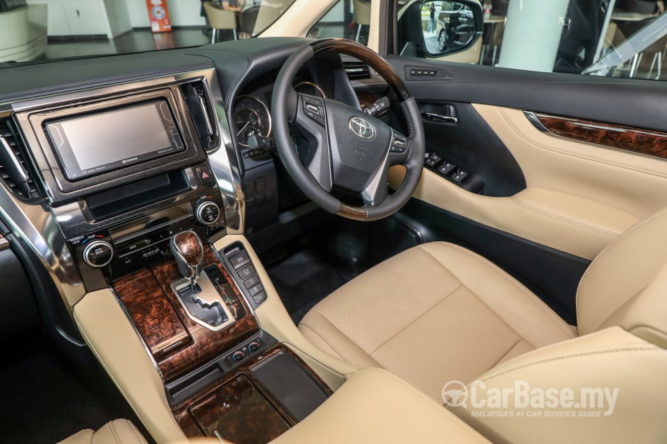 Toyota Alphard AH30 Facelift (2018) Interior