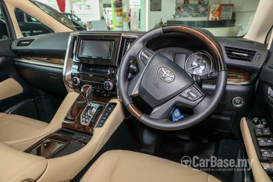 Toyota Alphard AH30 Facelift (2018) Interior