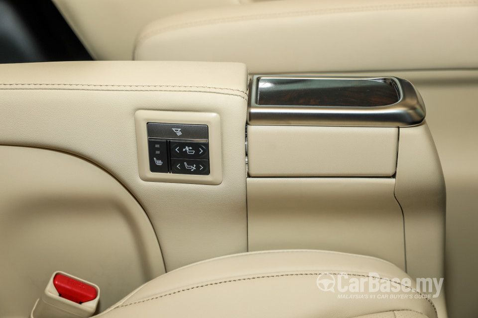 Toyota Alphard AH30 Facelift (2018) Interior