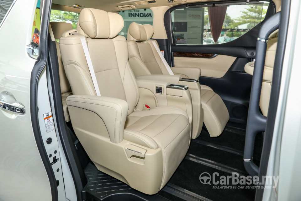 Toyota Alphard AH30 Facelift (2018) Interior