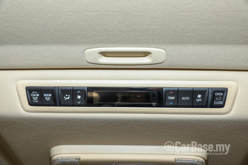 Toyota Alphard AH30 Facelift (2018) Interior