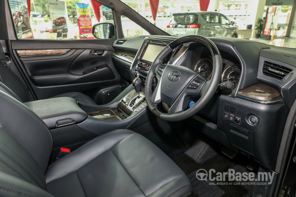 Toyota Alphard AH30 Facelift (2018) Interior