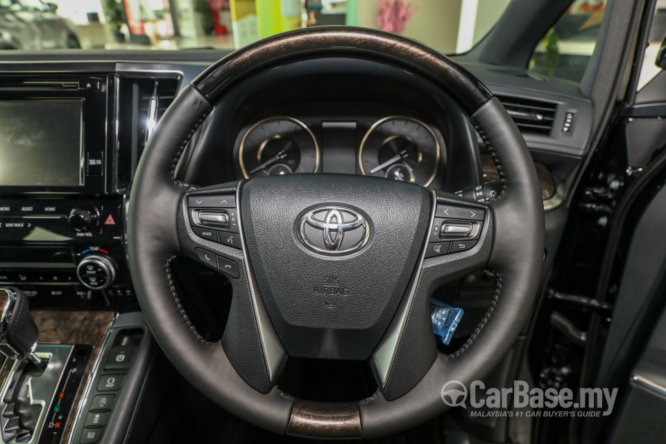 Toyota Alphard AH30 Facelift (2018) Interior