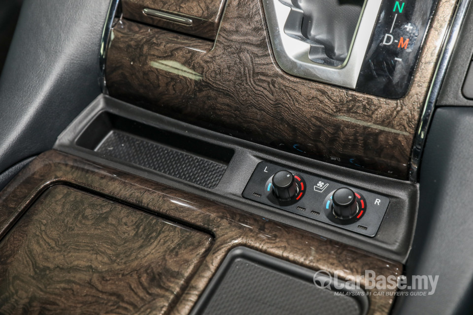 Toyota Alphard AH30 Facelift (2018) Interior