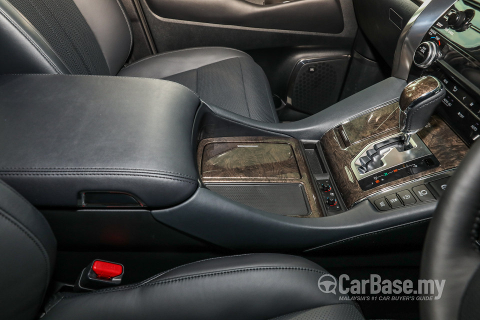 Toyota Alphard AH30 Facelift (2018) Interior
