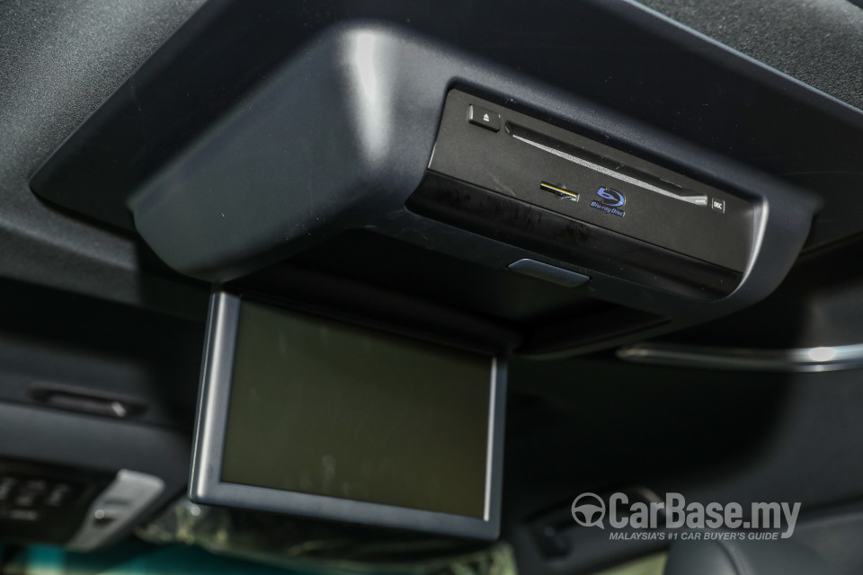 Toyota Alphard AH30 Facelift (2018) Interior