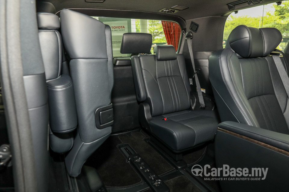 Toyota Alphard AH30 Facelift (2018) Interior