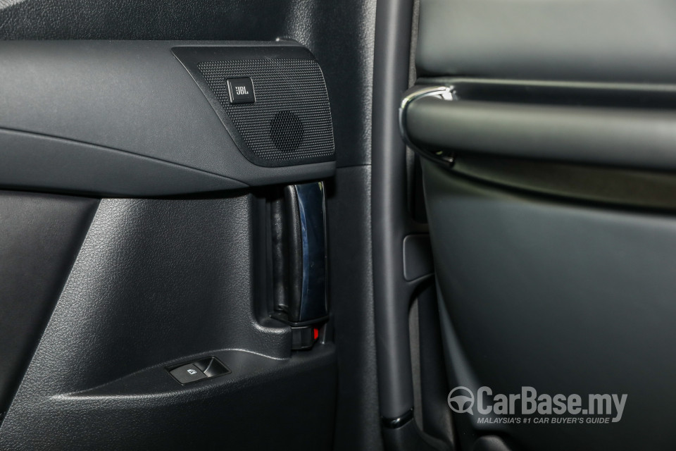 Toyota Alphard AH30 Facelift (2018) Interior