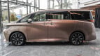 Toyota Alphard Exterior photo