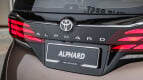 Toyota Alphard Exterior photo