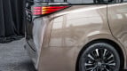 Toyota Alphard Exterior photo