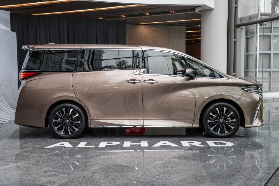 Toyota Alphard AH40 (2023) Exterior