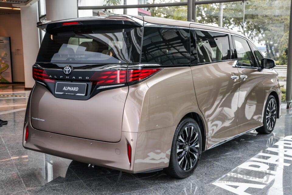 Toyota Alphard AH40 (2023) Exterior