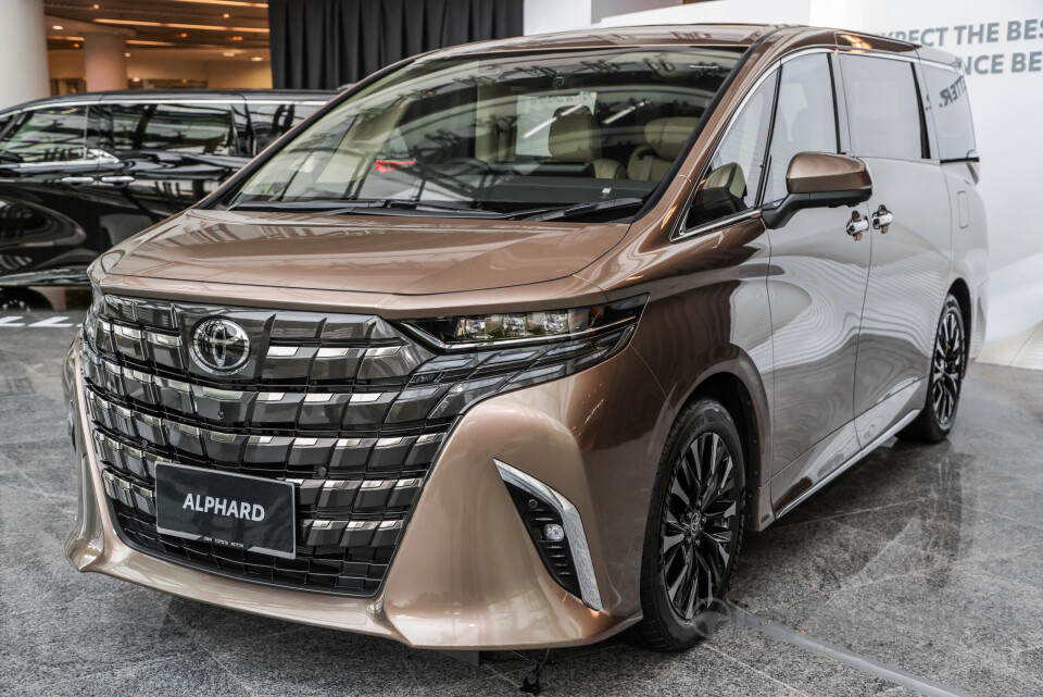 Toyota Alphard AH40 (2023) Exterior