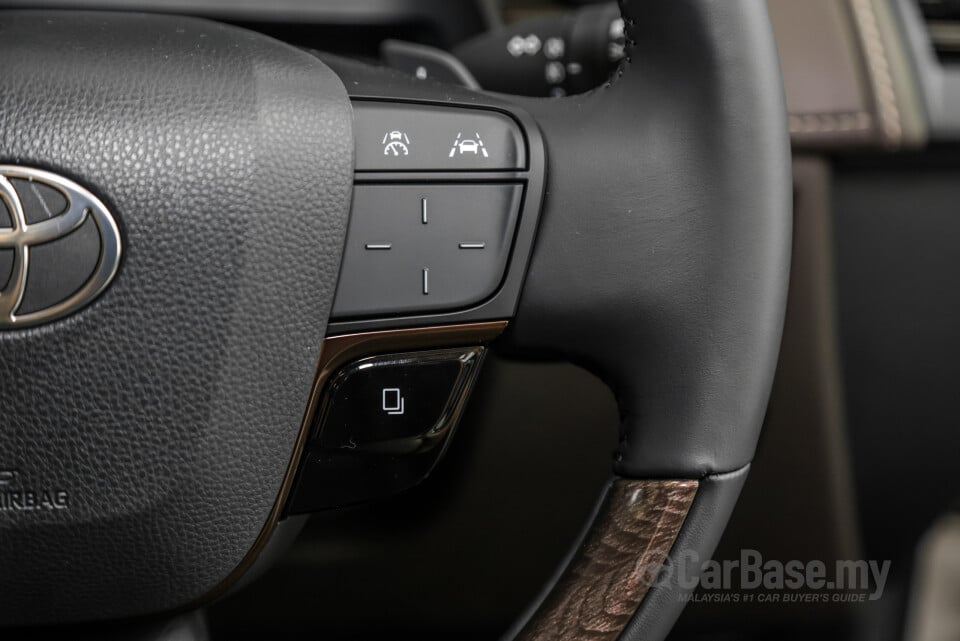 Toyota Alphard AH40 (2023) Interior