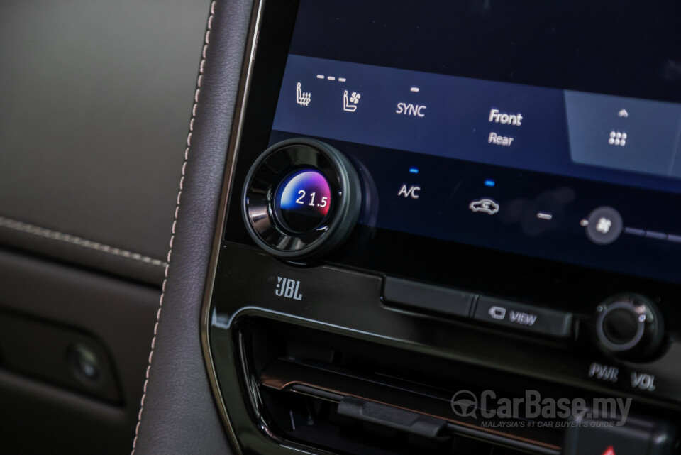 Toyota Alphard AH40 (2023) Interior