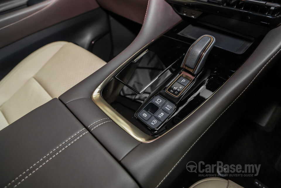 Toyota Alphard AH40 (2023) Interior