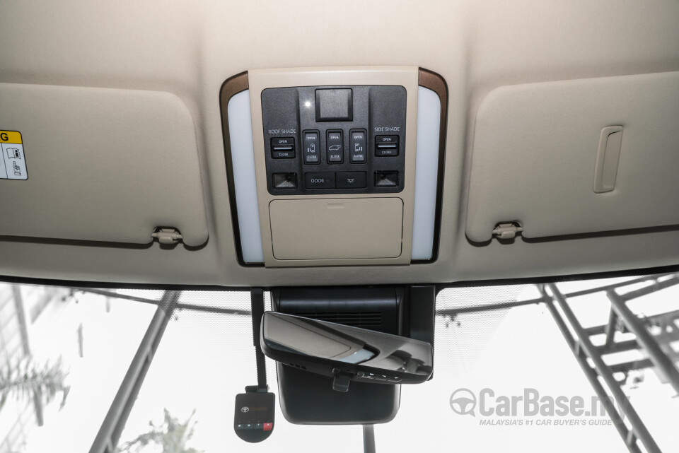 Toyota Alphard AH40 (2023) Interior