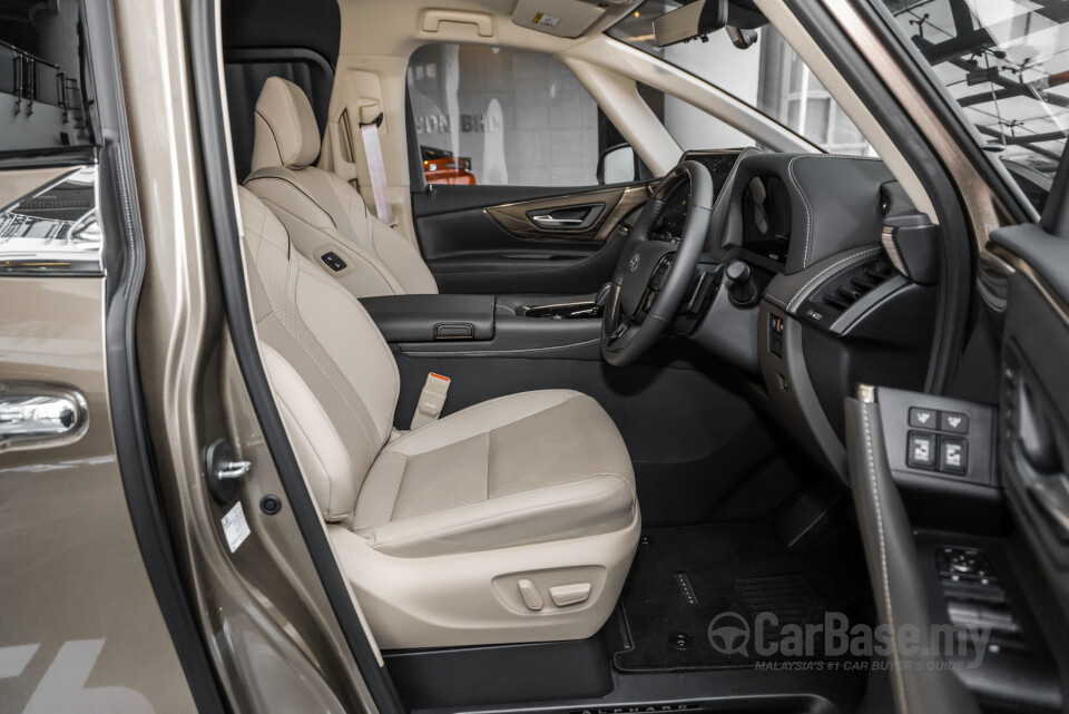 Toyota Alphard AH40 (2023) Interior