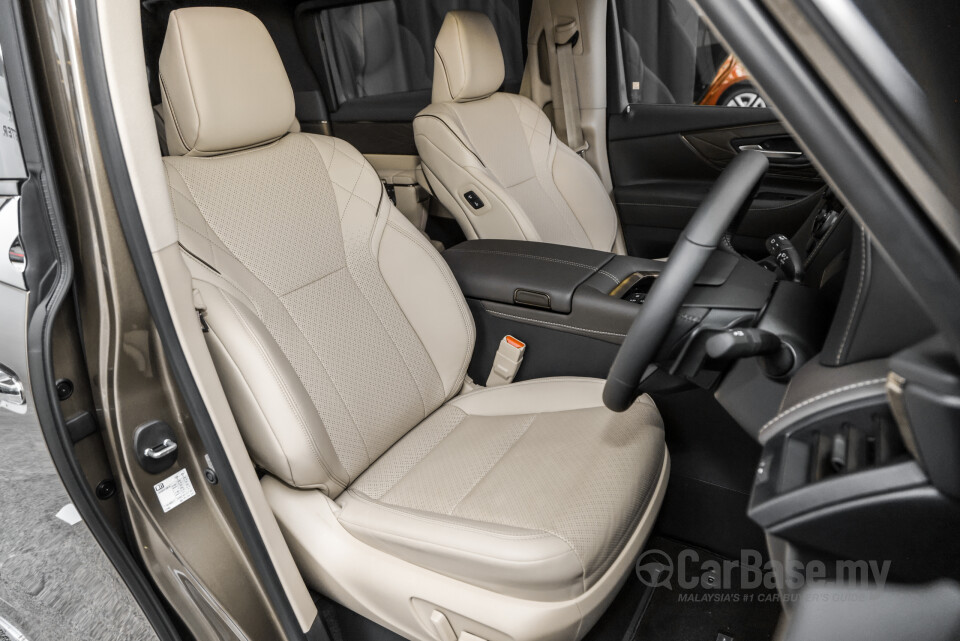 Toyota Alphard AH40 (2023) Interior
