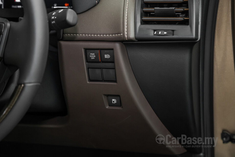 Toyota Alphard AH40 (2023) Interior