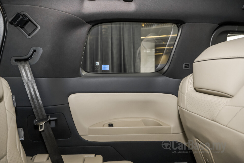 Toyota Alphard AH40 (2023) Interior
