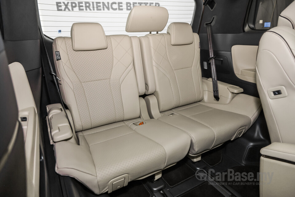 Toyota Alphard AH40 (2023) Interior