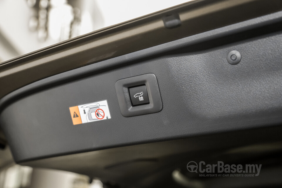 Toyota Alphard AH40 (2023) Interior