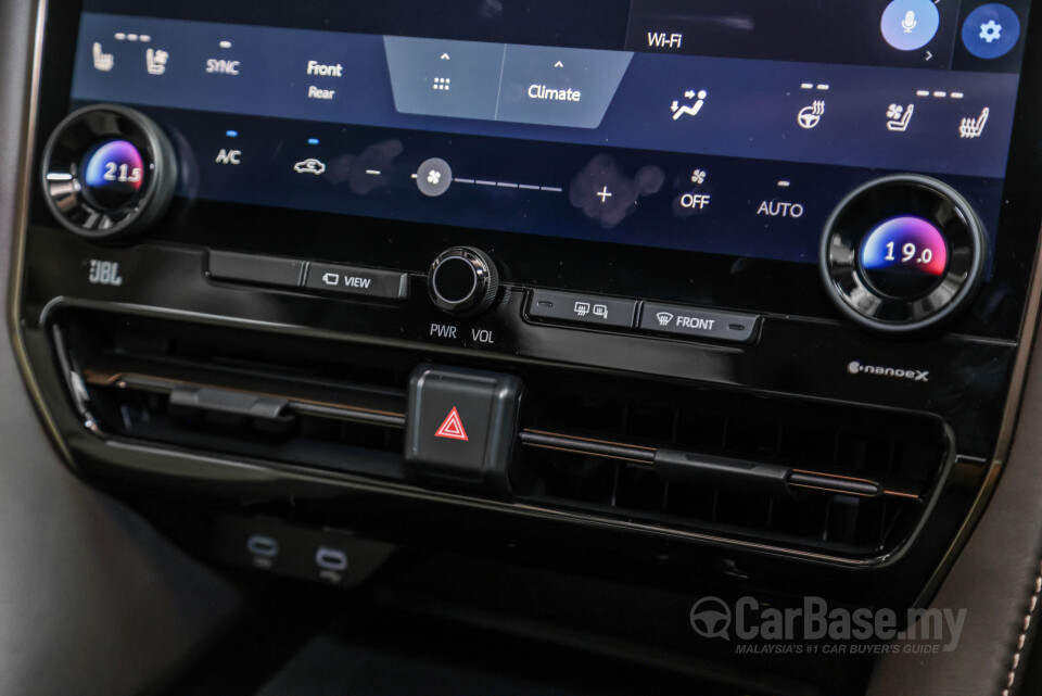 Toyota Alphard AH40 (2023) Interior
