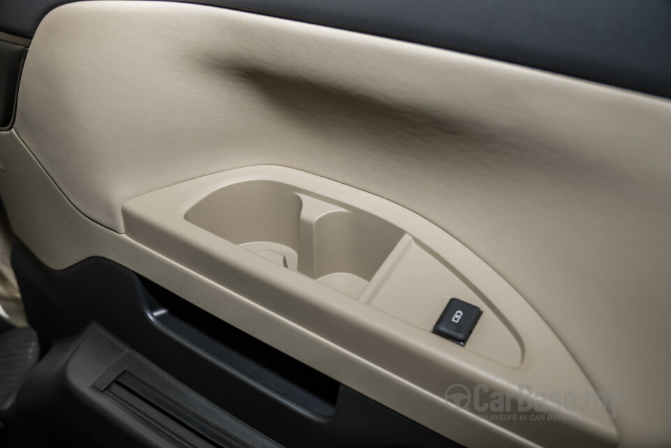 Toyota Alphard AH40 (2023) Interior
